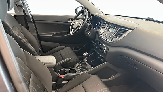 Hyundai Tucson 3 of 9