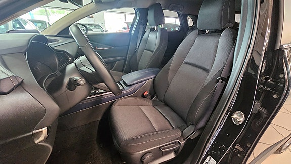 Mazda CX-30 8 of 9