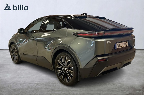 Toyota C-HR 2 of 21