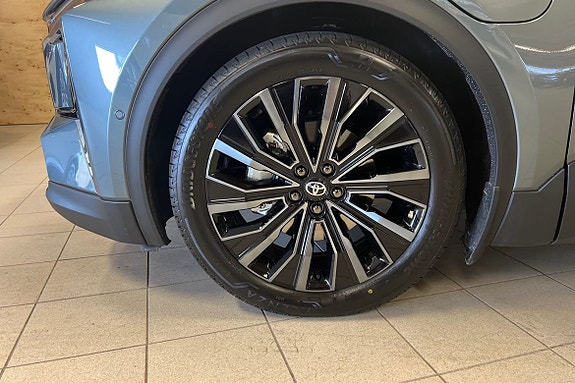 Toyota C-HR 17 of 21