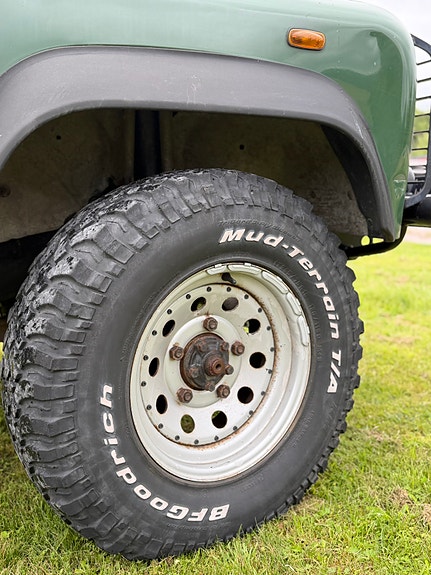 Land Rover Defender 110 6 of 14