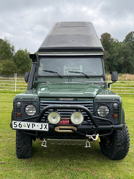Land Rover Defender 110 3 of 14