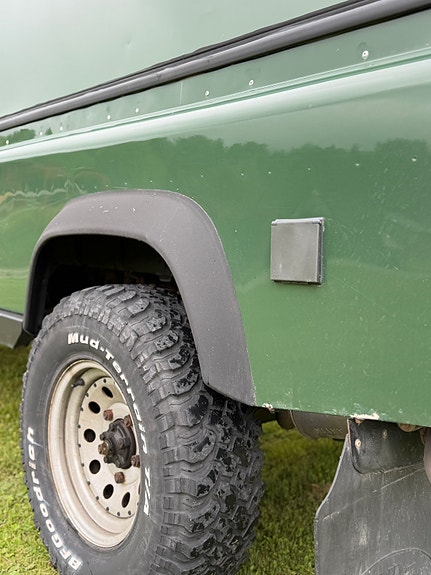 Land Rover Defender 110 10 of 14