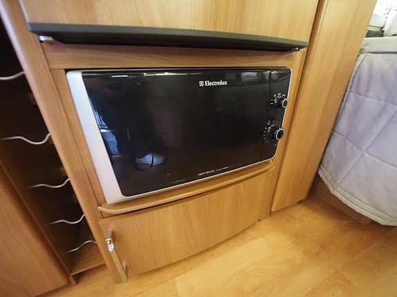 Kabe Royal 720 TDL KS Markis Slätplåt Långbäddar Tv Bänk 11 of 17
