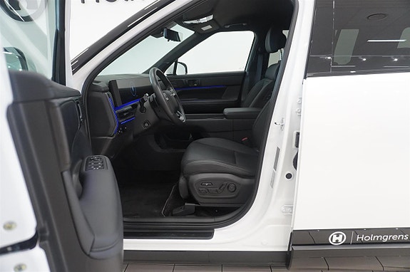 Hyundai Santa Fe 2 of 17