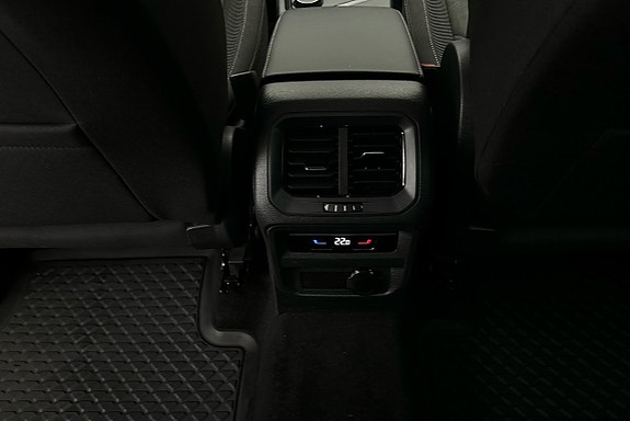 Volkswagen Tiguan 18 of 24