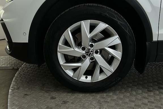 Volkswagen Tiguan 12 of 24
