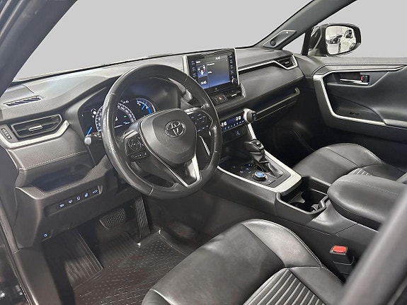 Toyota RAV4 14 of 19