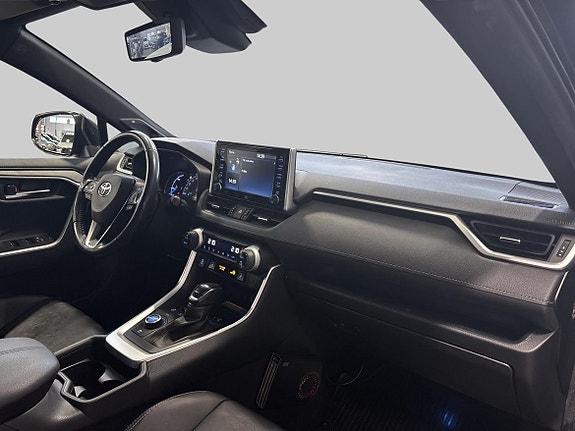 Toyota RAV4 10 of 19