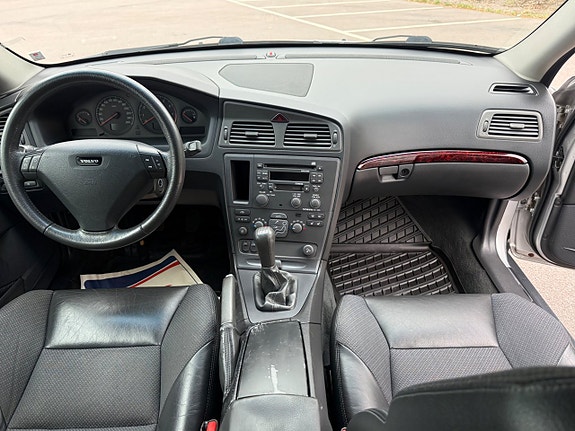 Volvo S60 14 of 16