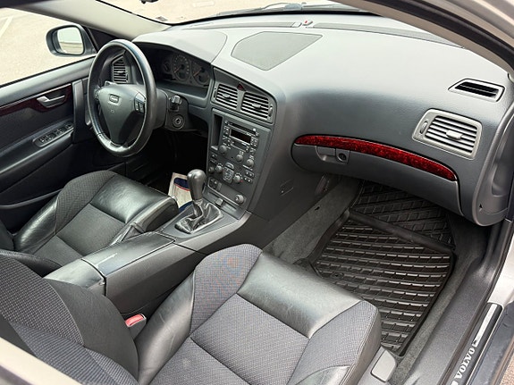 Volvo S60 9 of 16