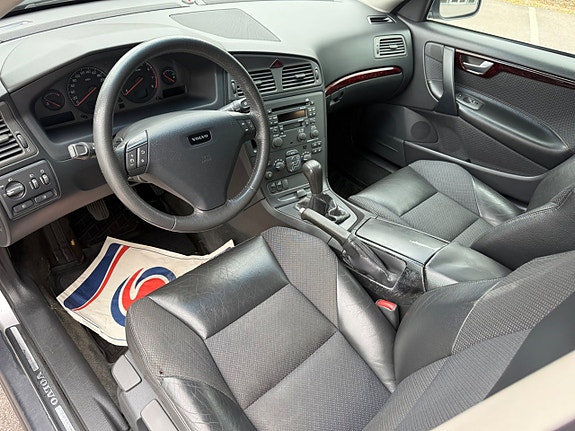 Volvo S60 12 of 16