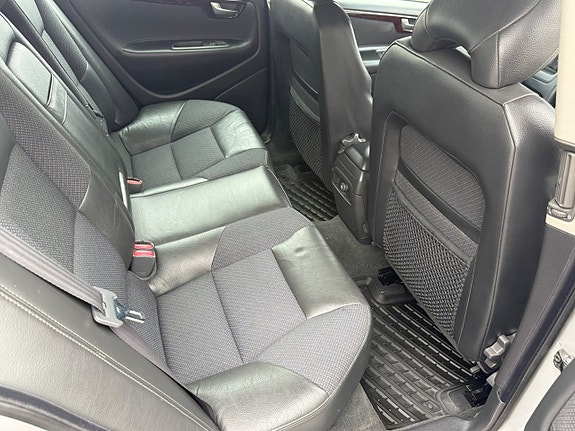 Volvo S60 11 of 16