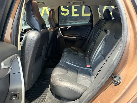 Volvo XC60 15 of 24