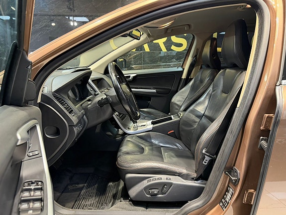 Volvo XC60 11 of 24