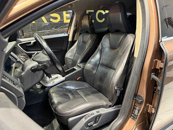 Volvo XC60 13 of 24