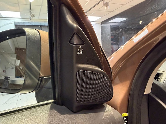Volvo XC60 19 of 24