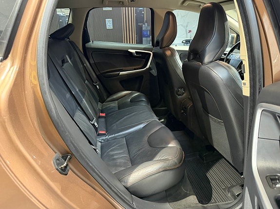 Volvo XC60 16 of 24