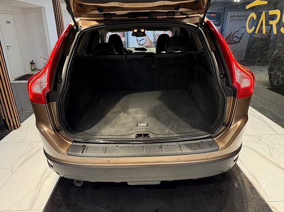 Volvo XC60 5 of 24
