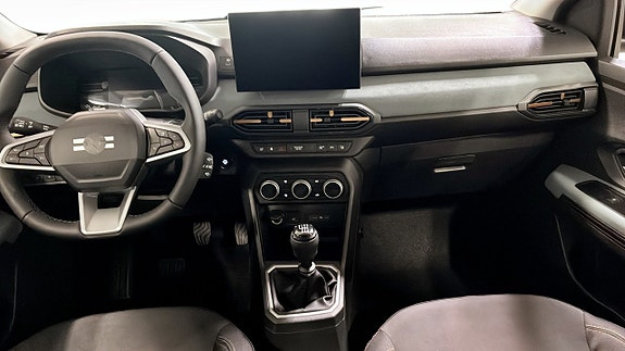 Dacia Sandero 4 of 9