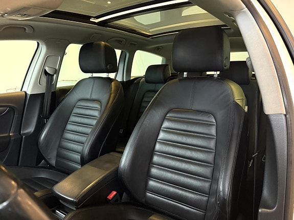 Volkswagen Passat 10 of 18