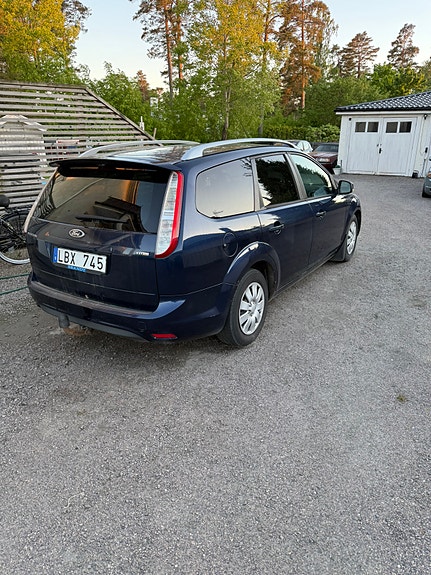 Ford Focus 2 of 5
