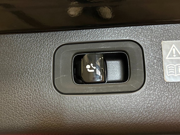 Mercedes-Benz C300 e 16 of 21
