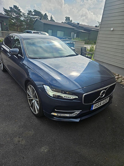 Volvo S90 2 of 5