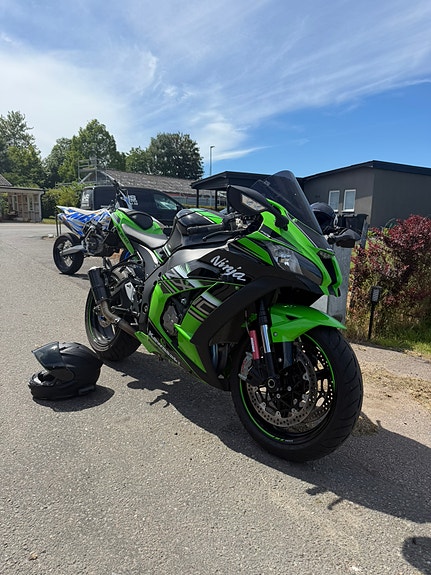 Kawasaki Ninja ZX-10R 4 of 4