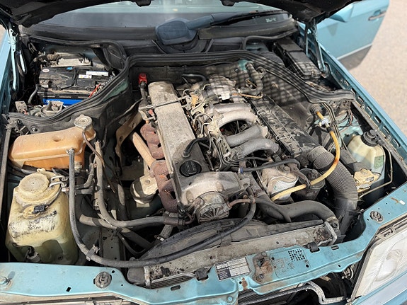 Mercedes-Benz E300 20 of 29