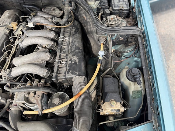 Mercedes-Benz E300 29 of 29