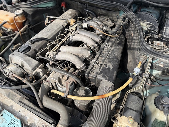 Mercedes-Benz E300 27 of 29