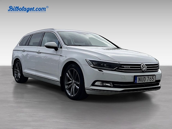 Volkswagen Passat 3 of 19