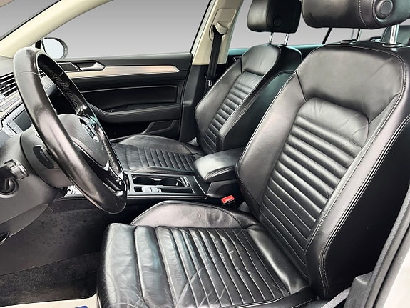 Volkswagen Passat 9 of 19