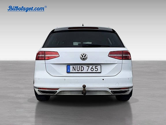 Volkswagen Passat 6 of 19