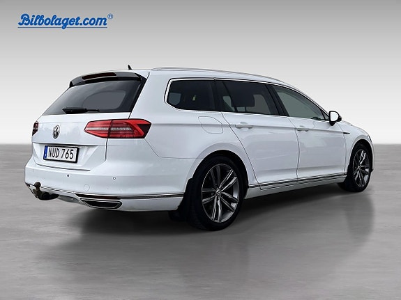 Volkswagen Passat 5 of 19