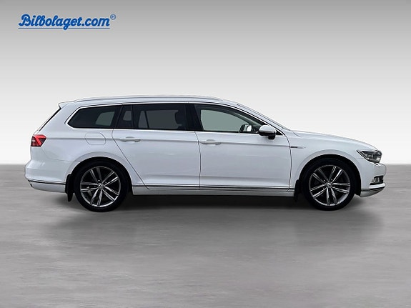 Volkswagen Passat 4 of 19