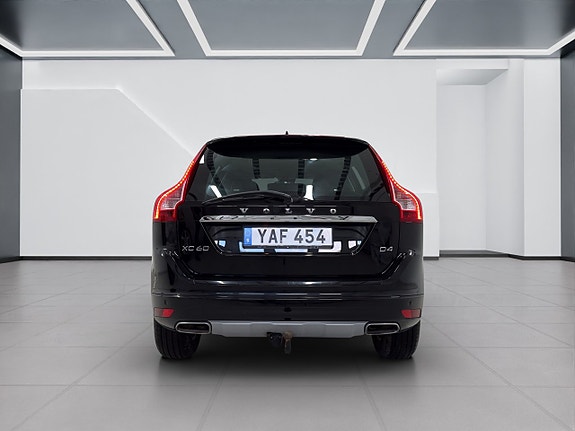 Volvo XC60 7 of 16