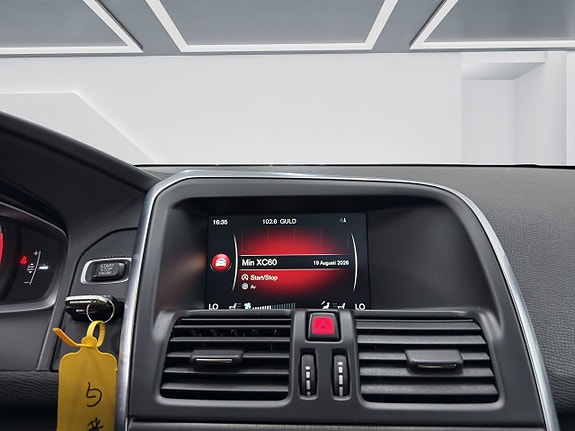 Volvo XC60 13 of 16