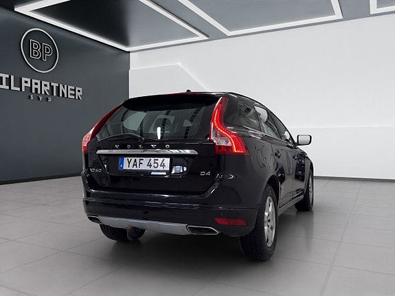 Volvo XC60 6 of 16