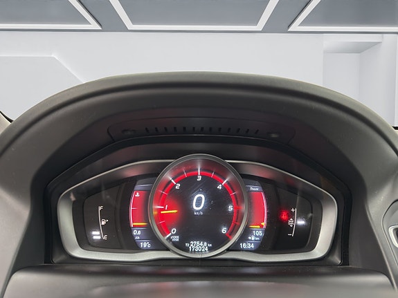 Volvo XC60 12 of 16