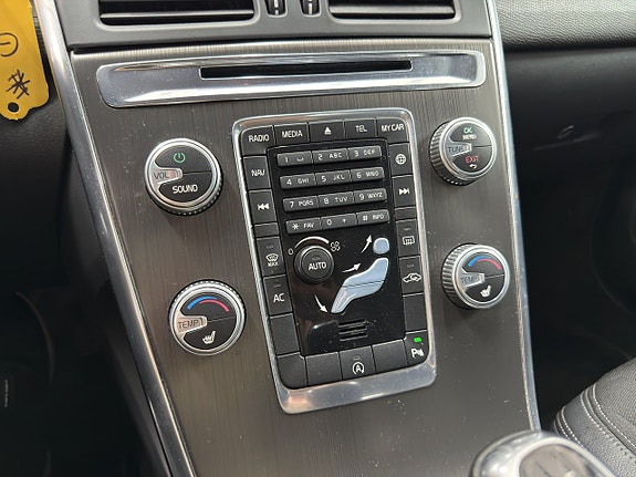Volvo XC60 14 of 16