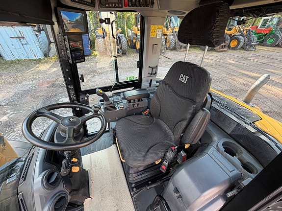 Lastmaskin Cat 906NG Sv-Såld Bss 40kmh Skopa Gafflar 6 of 6