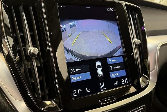 Volvo V60 Cross Country 12 of 20