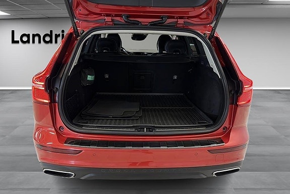 Volvo V60 Cross Country 14 of 20