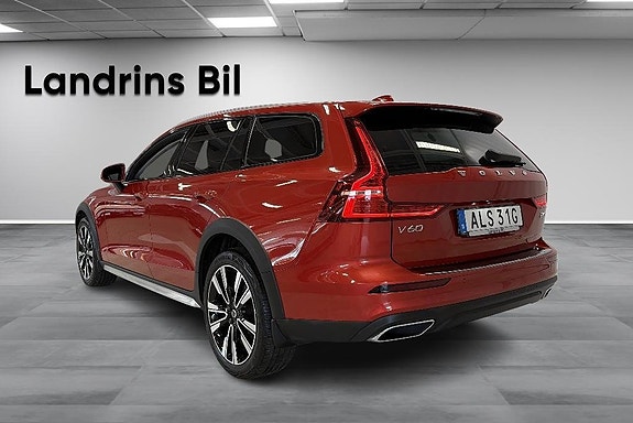Volvo V60 Cross Country 6 of 20