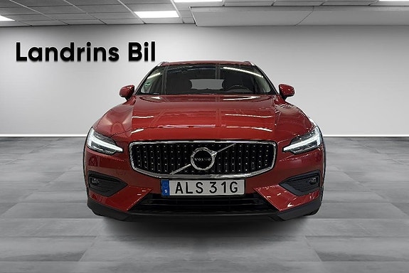 Volvo V60 Cross Country 2 of 20
