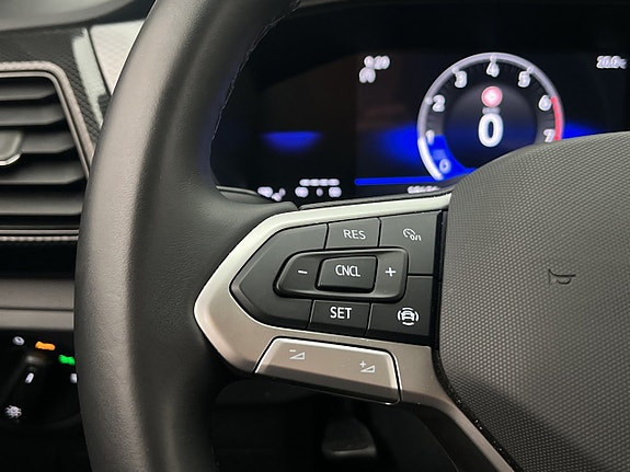 Volkswagen T-Cross 14 of 28