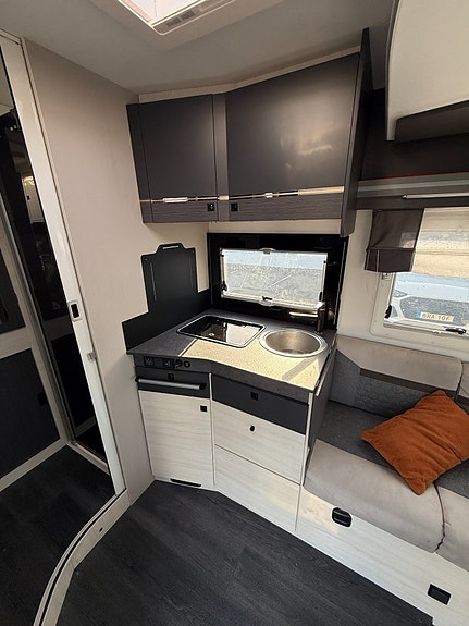 Chausson 650 TITANIUM PREMIUM Dieselvärmare, automatlåda 170hk, stor garderob med mer 11 of 21