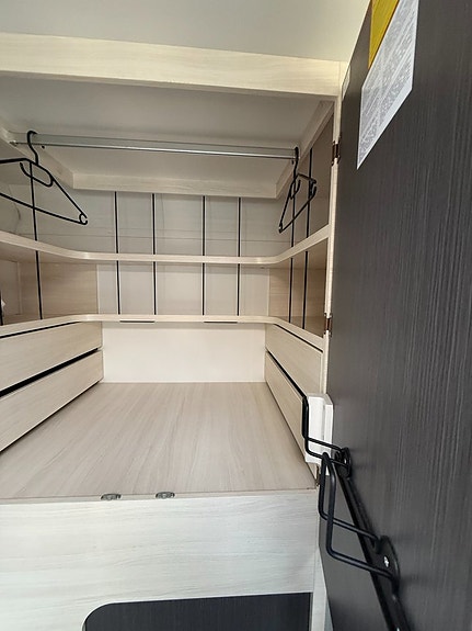 Chausson 650 TITANIUM PREMIUM Dieselvärmare, automatlåda 170hk, stor garderob med mer 16 of 21